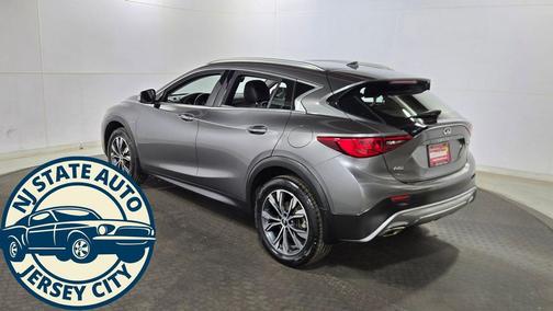 2018 INFINITI QX30 LUXE