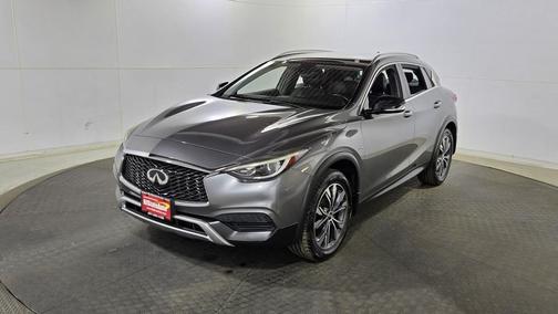 2018 INFINITI QX30 LUXE