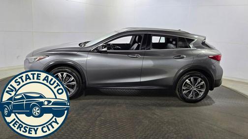 2018 INFINITI QX30 LUXE