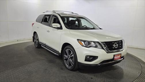 2017 Nissan Pathfinder Platinum