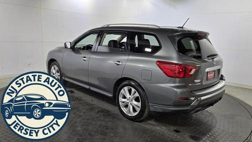 2018 Nissan Pathfinder SL