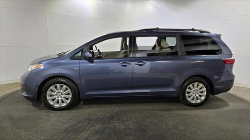 2016 Toyota Sienna LE