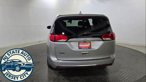 Billet Silver Metallic Clearcoat 2019 Chrysler Pacifica Touring Plus