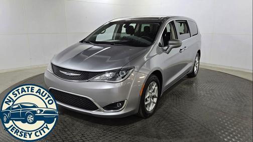 Billet Silver Metallic Clearcoat 2019 Chrysler Pacifica Touring Plus