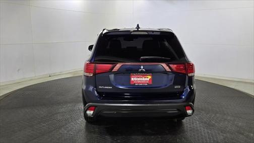 2020 Mitsubishi Outlander LE