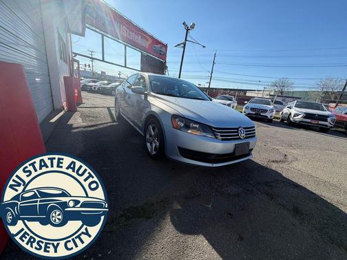 2012 Volkswagen Passat 2.5 SE