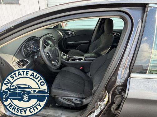 Granite Crystal Metallic Clearcoat 2016 Chrysler 200 Limited