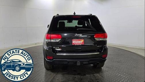 Brilliant Black Crystal Pearlcoat 2015 Jeep Grand Cherokee Limited