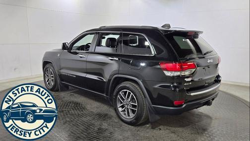 Diamond Black Crystal Pearlcoat 2021 Jeep Grand Cherokee Limited