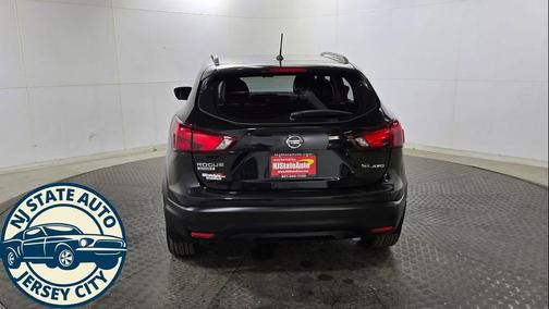 Magnetic Black 2018 Nissan Rogue Sport SL