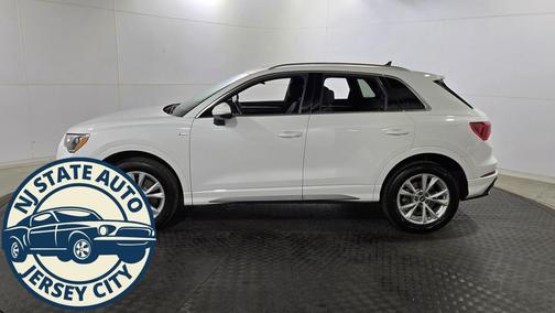2022 Audi Q3 45 S line Premium