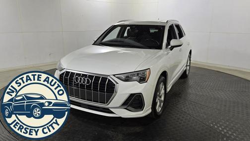 2022 Audi Q3 45 S line Premium