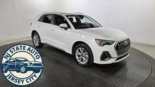 2022 Audi Q3 45 S line Premium
