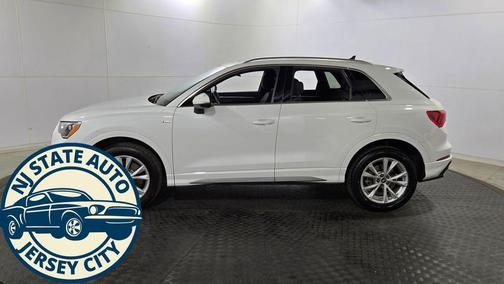 2022 Audi Q3 45 S line Premium