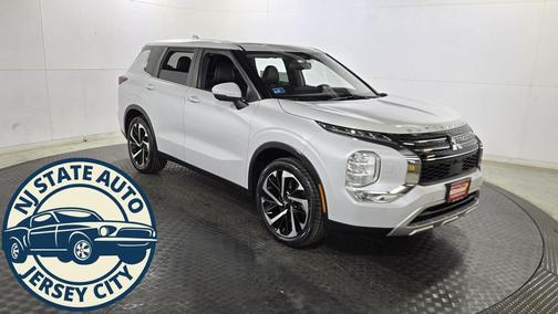 2022 Mitsubishi Outlander SE