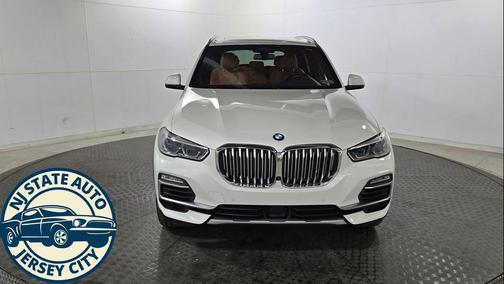 Mineral White Metallic 2019 BMW X5 xDrive40i