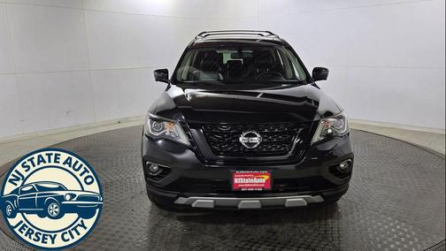 Magnetic Black Pearl 2019 Nissan Pathfinder SL
