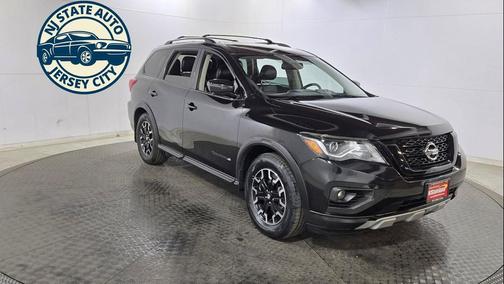 Magnetic Black Pearl 2019 Nissan Pathfinder SL
