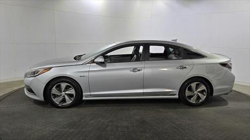 2017 Hyundai SONATA Hybrid Limited