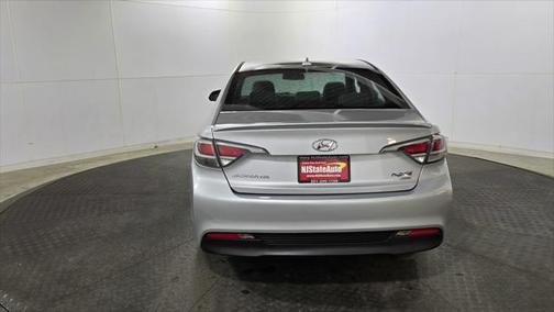 2017 Hyundai SONATA Hybrid Limited