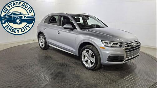 Silver Metallic 2018 Audi Q5 2.0T Tech Premium