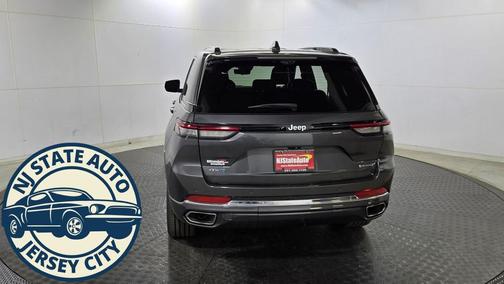 2022 Jeep Grand Cherokee 4xe Overland
