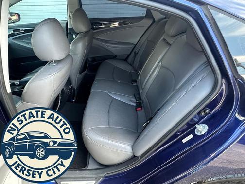 2011 Hyundai SONATA Limited