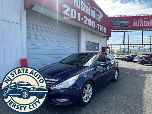 2011 Hyundai SONATA Limited