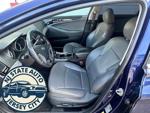 2011 Hyundai SONATA Limited