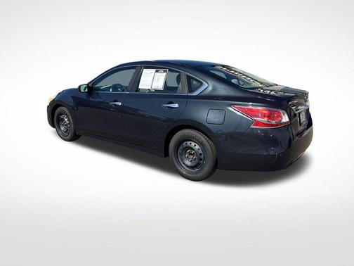 Storm 2015 Nissan Altima 2.5 S