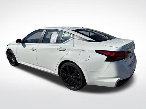 2020 Nissan Altima SR FWD