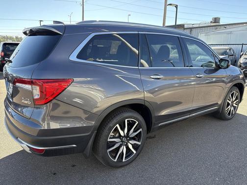 2020 Honda Pilot AWD Elite