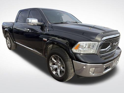 2017 RAM 1500 Limited Crew Cab 4x4 5'7' Box