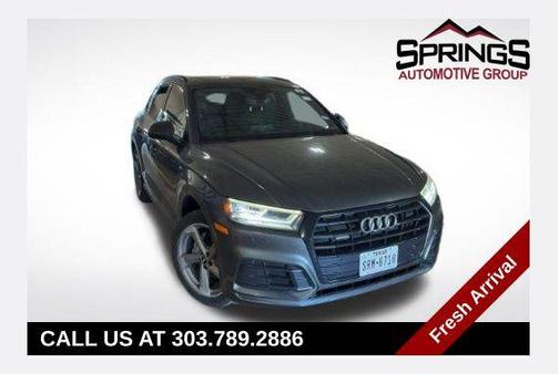 Daytona Gray Pearl Effect 2020 Audi Q5 45 Titanium Premium