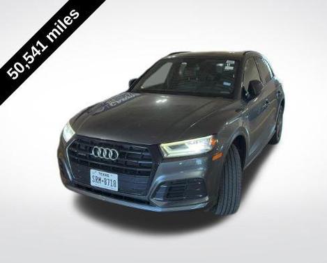 Daytona Gray Pearl Effect 2020 Audi Q5 45 Titanium Premium