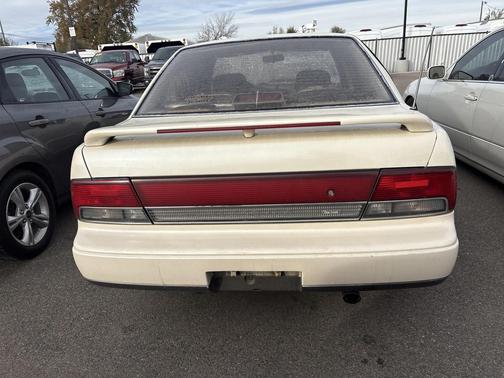 1993 Nissan Maxima GXE