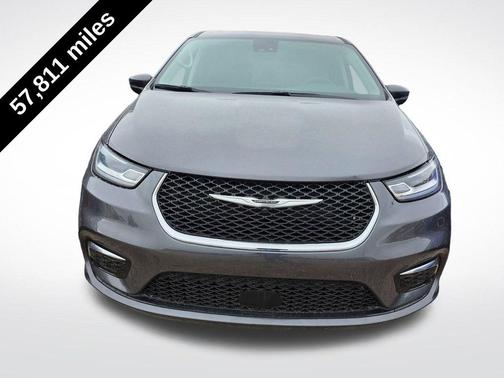 Crystal Metallic 2023 Chrysler Pacifica Touring L