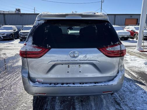 2018 Toyota Sienna XLE