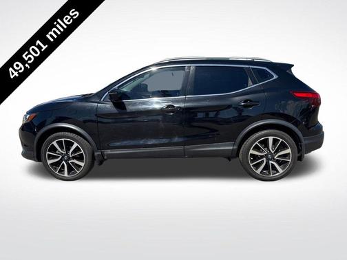Magnetic Black 2018 Nissan Rogue Sport SL
