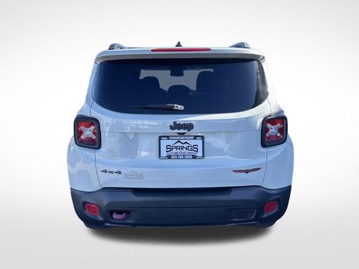 Alpine White 2017 Jeep Renegade Trailhawk