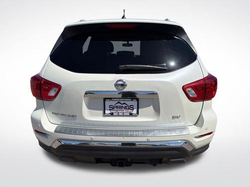 Pearl White 2017 Nissan Pathfinder SV