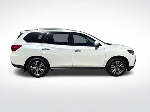 Pearl White 2017 Nissan Pathfinder SV