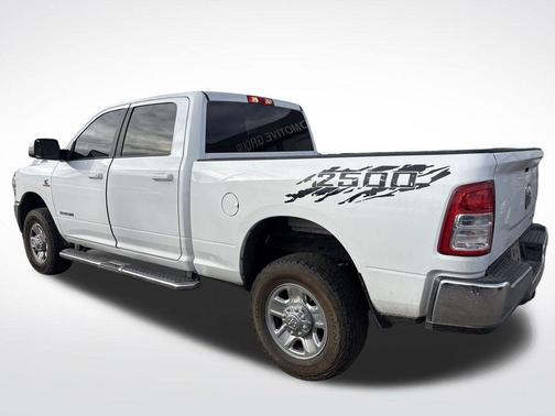 2022 RAM 2500 Big Horn Crew Cab 4x4 6'4' Box