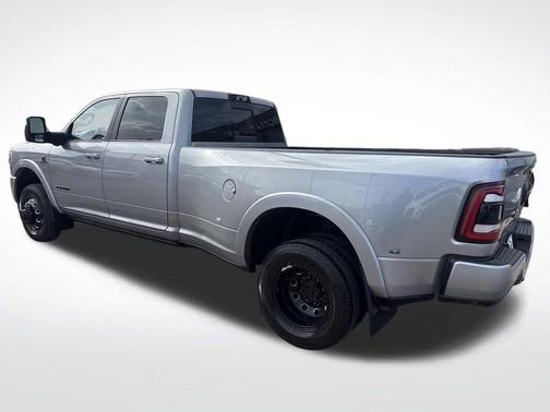 2023 RAM 3500 Limited Crew Cab 4x4 8' Box