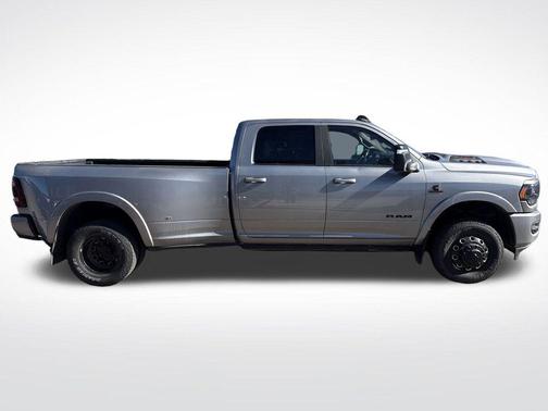 2023 RAM 3500 Limited Crew Cab 4x4 8' Box