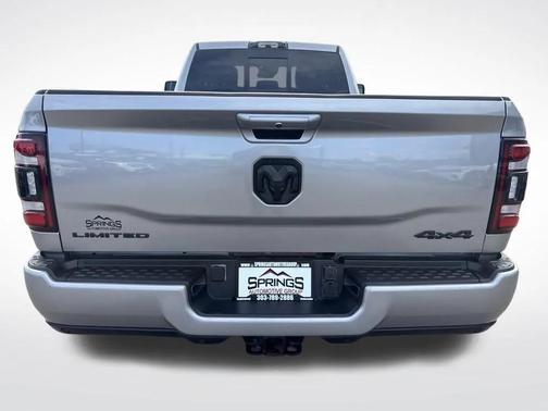 2023 RAM 3500 Limited Crew Cab 4x4 8' Box