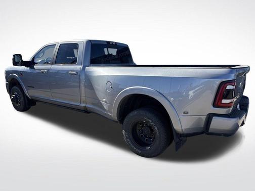 2023 RAM 3500 Limited Crew Cab 4x4 8' Box
