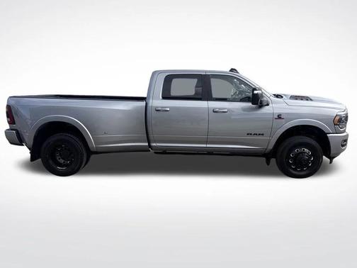 2023 RAM 3500 Limited Crew Cab 4x4 8' Box