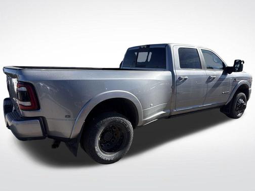2023 RAM 3500 Limited Crew Cab 4x4 8' Box