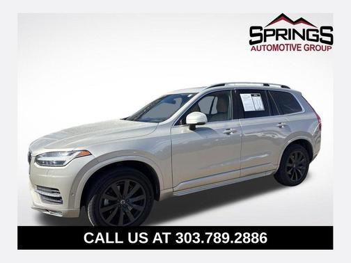 2017 Volvo XC90 T6 Momentum